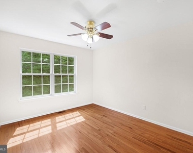 99 Warwick Road - Photo Thumbnail 26