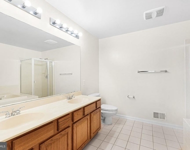 99 Warwick Road - Photo Thumbnail 17