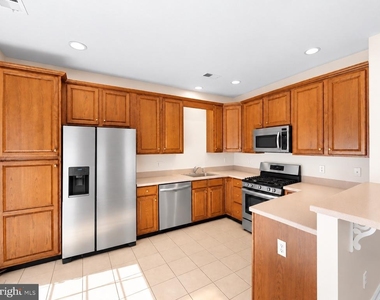 99 Warwick Road - Photo Thumbnail 31