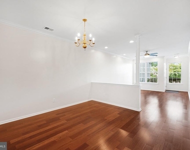 99 Warwick Road - Photo Thumbnail 2