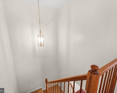 99 Warwick Road - Photo Thumbnail 15