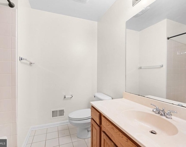 99 Warwick Road - Photo Thumbnail 24