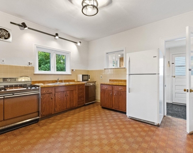 3 Willow Street - Photo Thumbnail 5