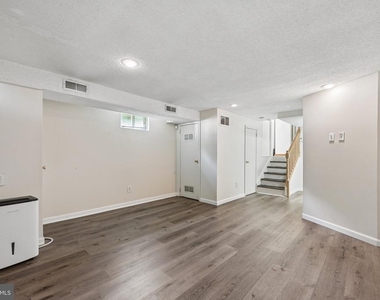 118 Sylvan Terrace - Photo Thumbnail 19