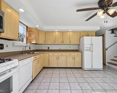 118 Sylvan Terrace - Photo Thumbnail 10