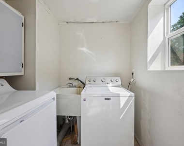 118 Sylvan Terrace - Photo Thumbnail 11