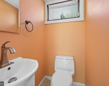 118 Sylvan Terrace - Photo Thumbnail 13