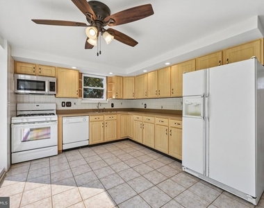 118 Sylvan Terrace - Photo Thumbnail 9