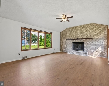 118 Sylvan Terrace - Photo Thumbnail 3