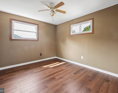 118 Sylvan Terrace - Photo Thumbnail 14