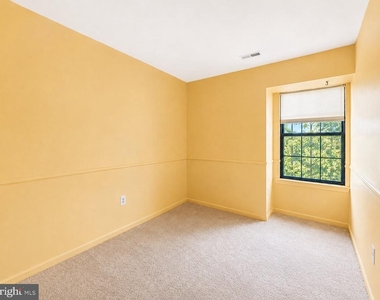 19 Summit Court - Photo Thumbnail 3