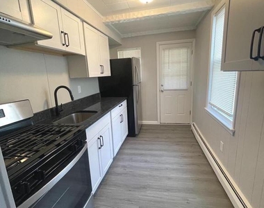42 3rd Avenue - Photo Thumbnail 5