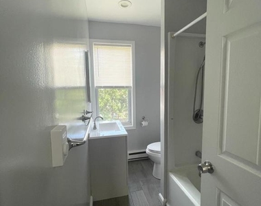 42 3rd Avenue - Photo Thumbnail 8
