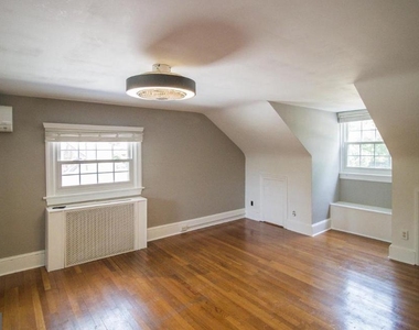 429 S Washington Street - Photo Thumbnail 14