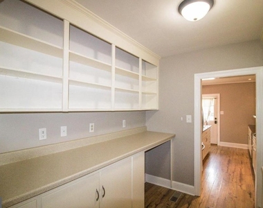 429 S Washington Street - Photo Thumbnail 6