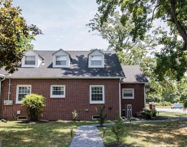 429 S Washington Street - Photo Thumbnail 19