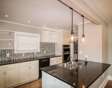 429 S Washington Street - Photo Thumbnail 4