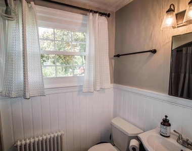 429 S Washington Street - Photo Thumbnail 8