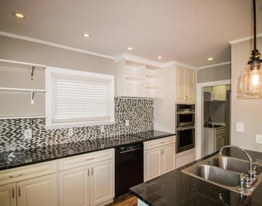 429 S Washington Street - Photo Thumbnail 3