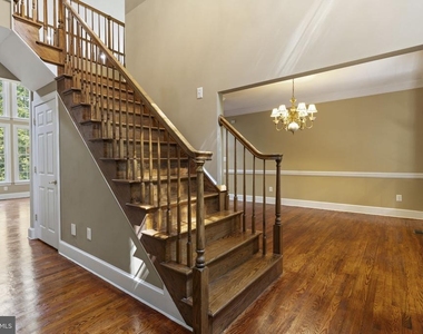 45105 Mill Creek Way - Photo Thumbnail 10