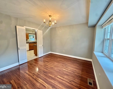 4908 Rocky Spring Lane - Photo Thumbnail 7