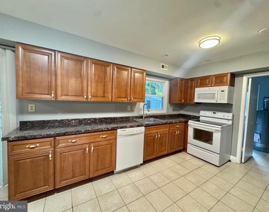 4908 Rocky Spring Lane - Photo Thumbnail 10