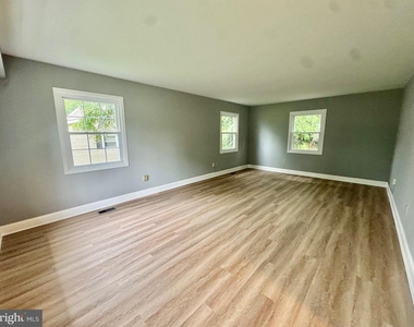 4908 Rocky Spring Lane - Photo Thumbnail 4