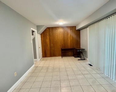 4908 Rocky Spring Lane - Photo Thumbnail 12