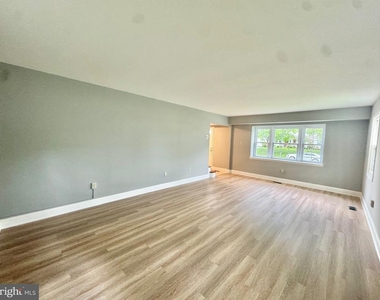 4908 Rocky Spring Lane - Photo Thumbnail 2