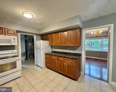 4908 Rocky Spring Lane - Photo Thumbnail 13