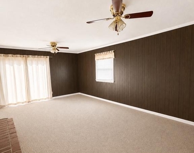 212 Dauntly Street - Photo Thumbnail 6
