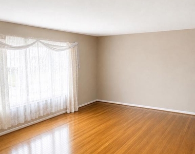 212 Dauntly Street - Photo Thumbnail 7