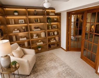 212 Dauntly Street - Photo Thumbnail 4