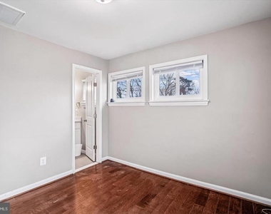 3720 Harmon Avenue - Photo Thumbnail 7