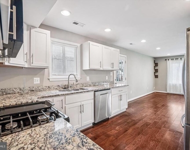 3720 Harmon Avenue - Photo Thumbnail 5