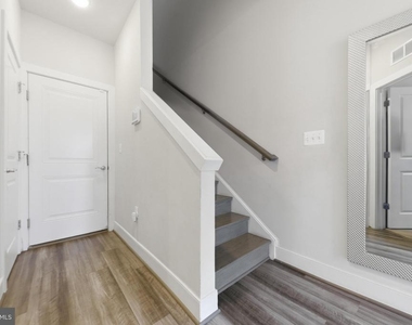 1211 Vermeer Avenue - Photo Thumbnail 3