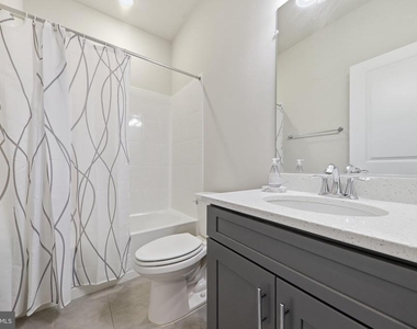 1211 Vermeer Avenue - Photo Thumbnail 4