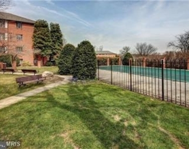 5301 Westbard Circle - Photo Thumbnail 10