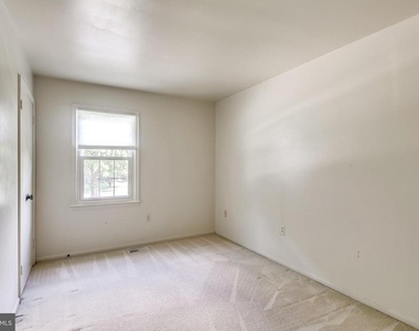 6 Rippling Brook Court - Photo Thumbnail 13