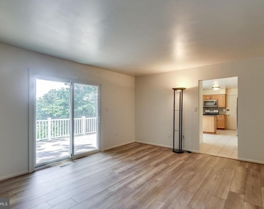6 Rippling Brook Court - Photo Thumbnail 5