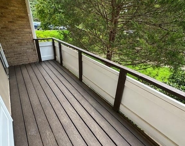 7521 Spring Lake Drive - Photo Thumbnail 12