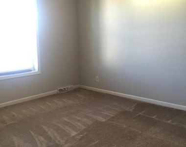 7532 Cove Point Way - Photo Thumbnail 11