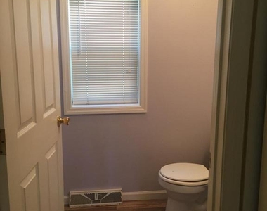 7532 Cove Point Way - Photo Thumbnail 10