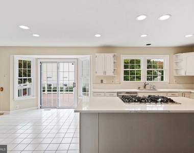 3109 Nestling Pine Court - Photo Thumbnail 4