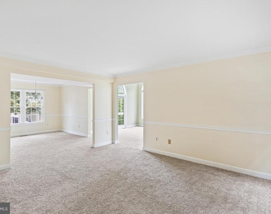 3109 Nestling Pine Court - Photo Thumbnail 10