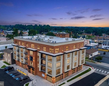 128 N Bond Street - Photo Thumbnail 5