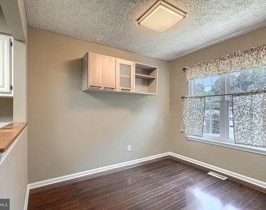 2332 Darby Court - Photo Thumbnail 2