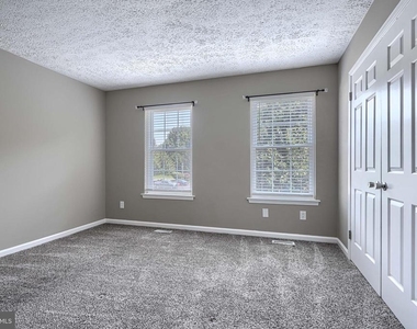2332 Darby Court - Photo Thumbnail 12