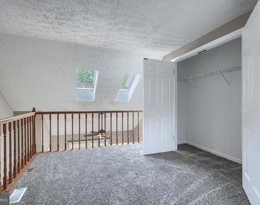 2332 Darby Court - Photo Thumbnail 11