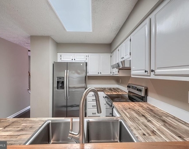 2332 Darby Court - Photo Thumbnail 4